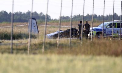 Este es el lugar donde cayó una avioneta en el Aeropuerto Orebro de Suecia. Foto: Agencia