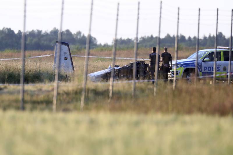 Este es el lugar donde cayó una avioneta en el Aeropuerto Orebro de Suecia. Foto: Agencia