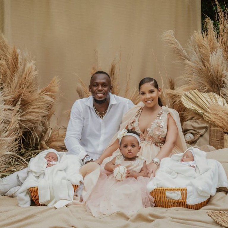 Usain Bolt y su familia. Foto: Internet