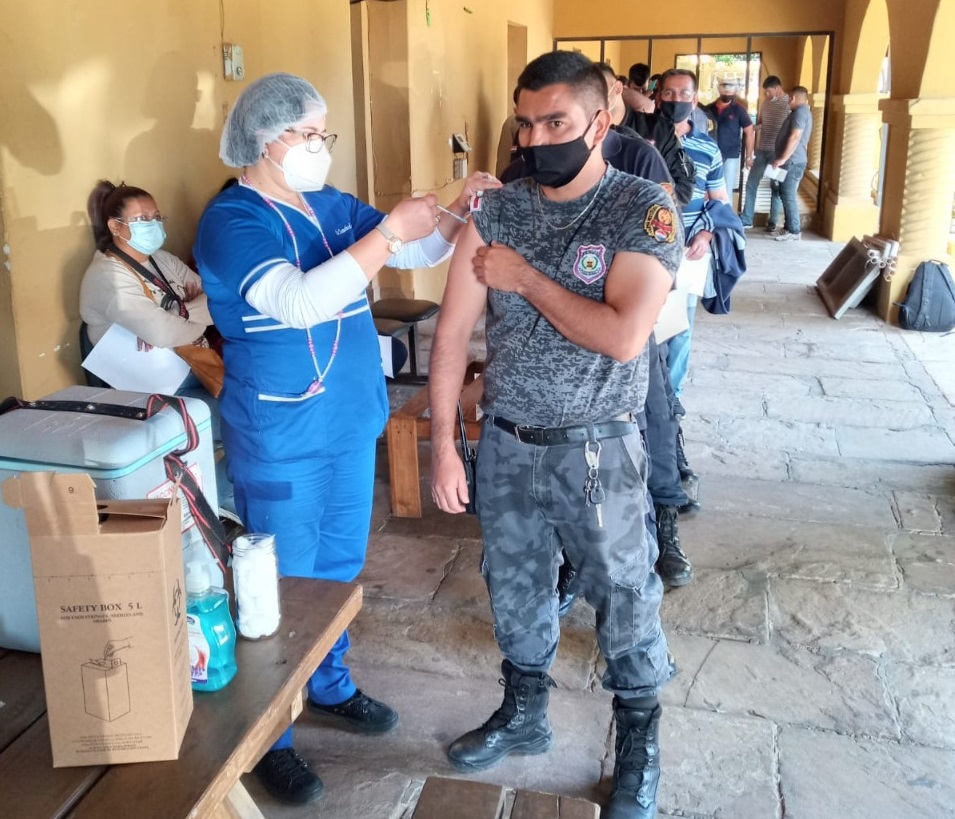 En algunas penitenciarias se contó con la presencia de cuadrillas de vacunadores. Foto: Gentileza.