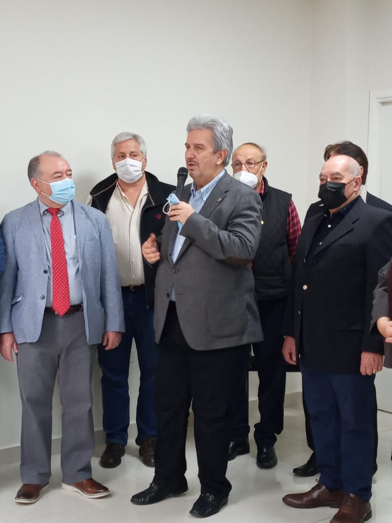 Enrique Duarte, titular de la Unión Industrial Paraguaya (UIP), durante el acto de inauguración de la secretaría de apoyo permanente del Centro de Despachantes del Paraguay, Filial Alto Paraná.