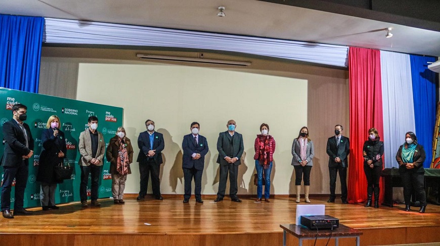 Sociedad científica en conferencia de prensa. Foto: Salud Pública.