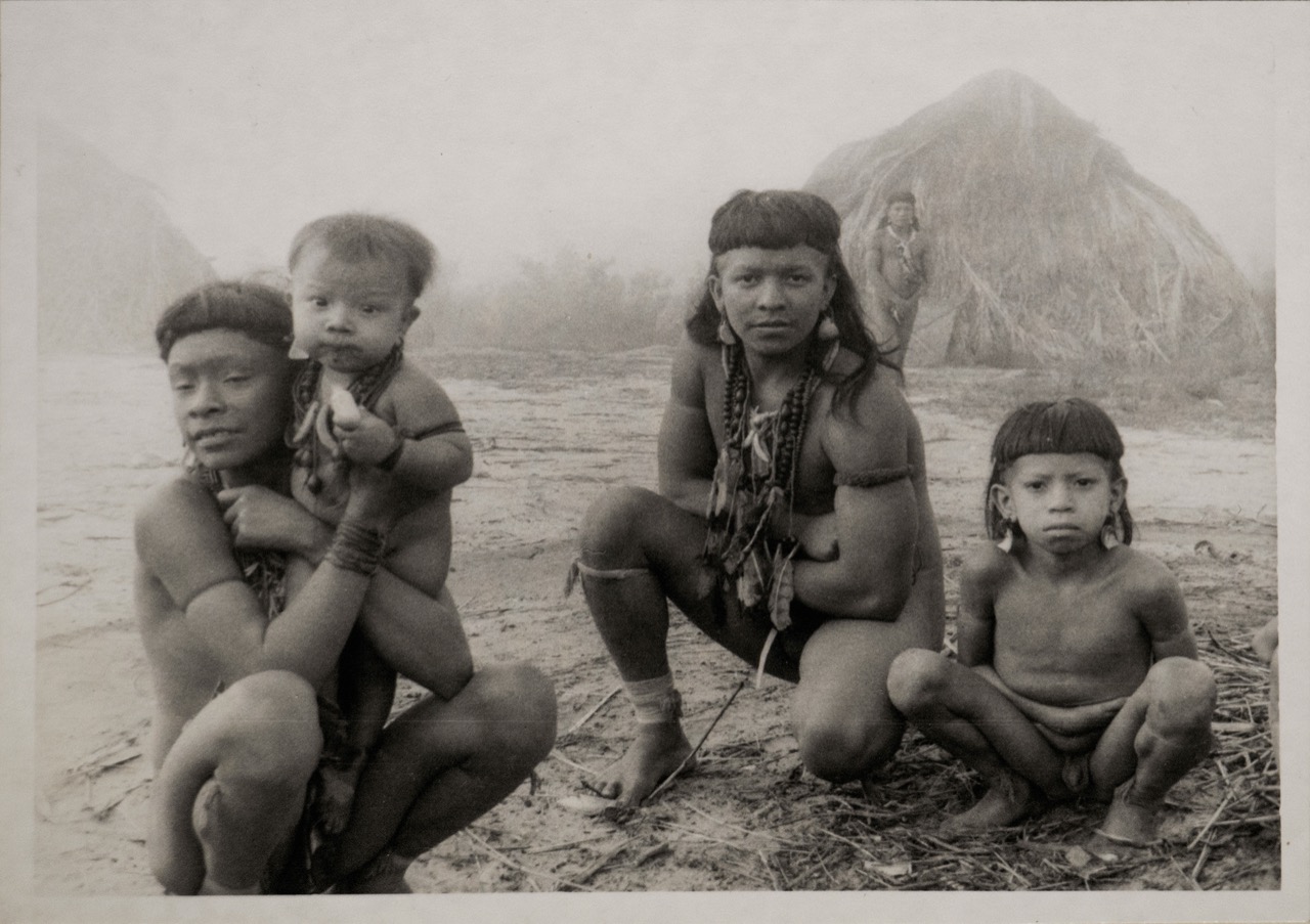 Enawenê-Nawê, Mato Grosso, fines de la década del 70. Fotografía de Bartomeu Melià. Cortesía