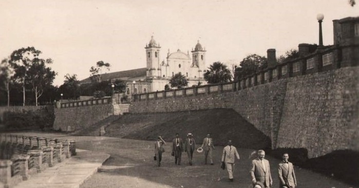 Las murallas, vitales en el proceso de consolidación de la ciudad. Ca. 1930. Colección Eduardo Alfaro Riera