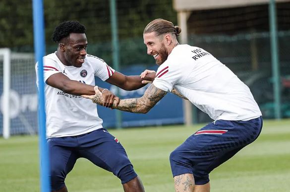 Sergio Ramos, durante el entrenamiento del PSG de este lunes.@PSG_inside