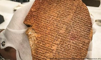 Una parte de la epopeya de Gilgamesh, el poema sumerio más antiguo. Foto: Picture Aliance.