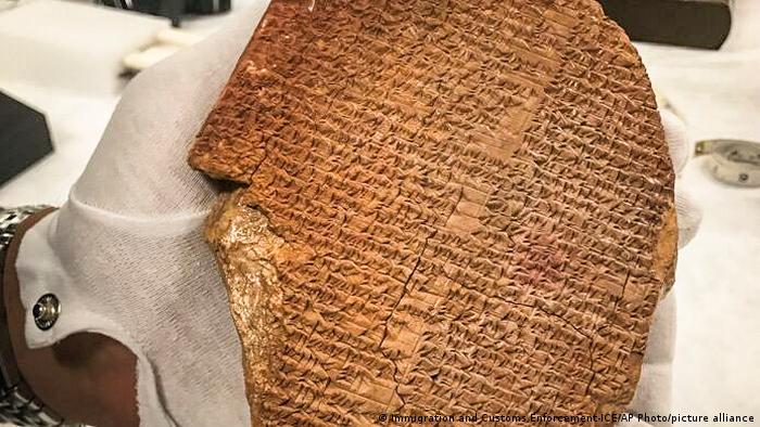 Una parte de la epopeya de Gilgamesh, el poema sumerio más antiguo. Foto: Picture Aliance.