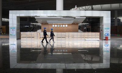 El rebrote tuvo su origen en el aeropuerto internacional de Nanjing y se extendió a 17 de las 33 provincias de China. Foto: Télam.