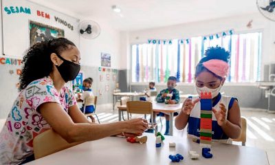 El avance de la vacunación en el sector docente fue el argumento de los gobernantes para liberar el regreso a las clases presenciales. Foto: Télam.