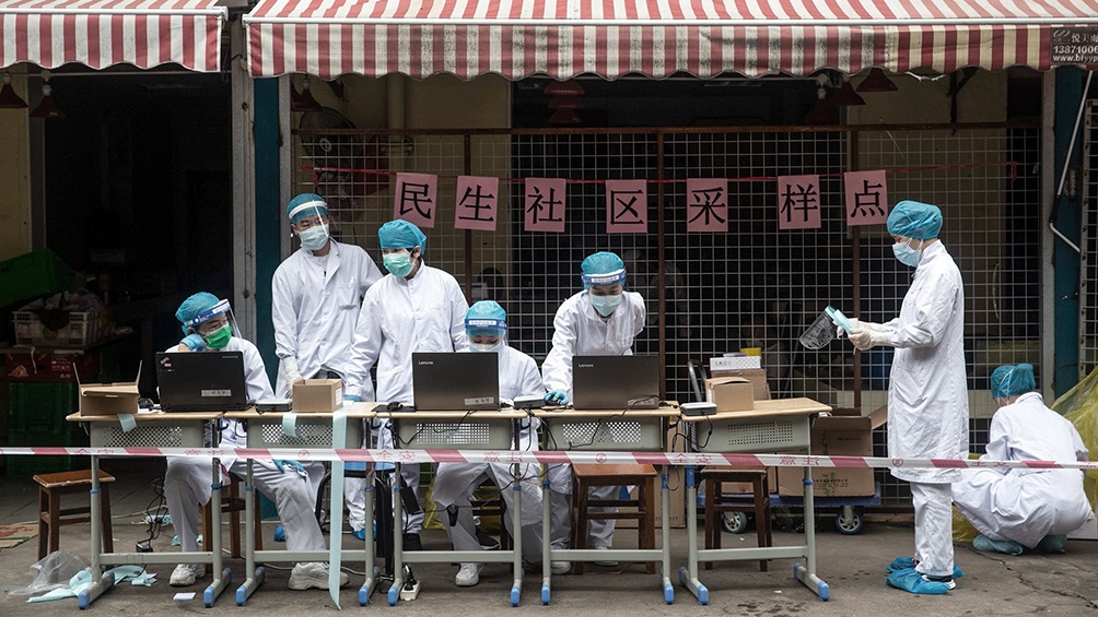 La enfermedad se detectó por primera vez en Wuhan a fines de 2019. Foto: Télam.