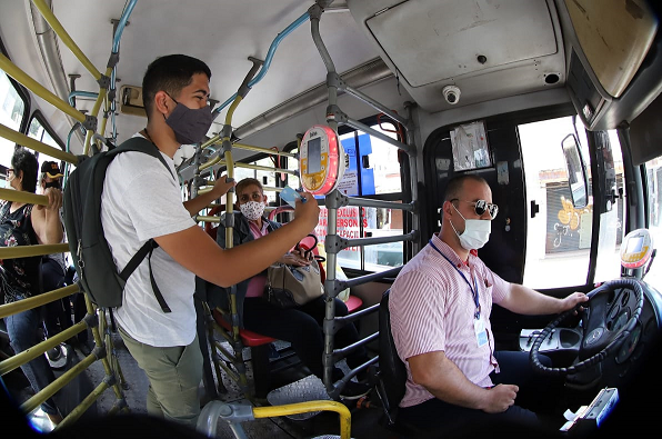 Pareja intenta robar bus. Foto ilustrativa