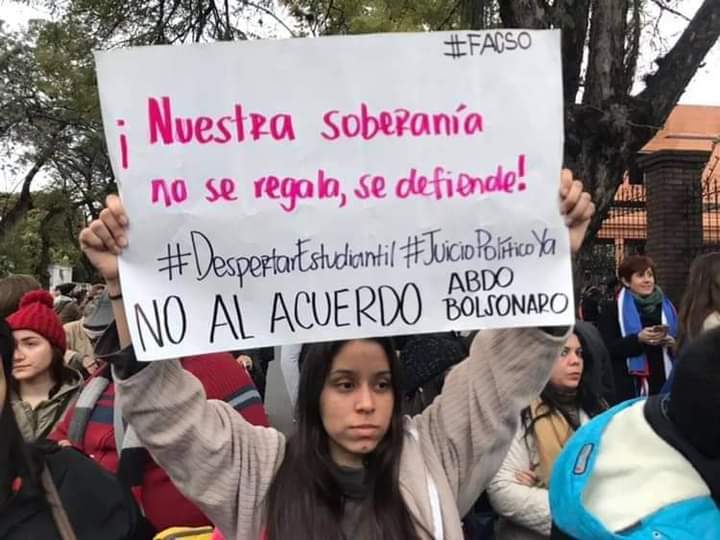 Manifestantes del Frente G.uasu. (Foto Frente Guasu).