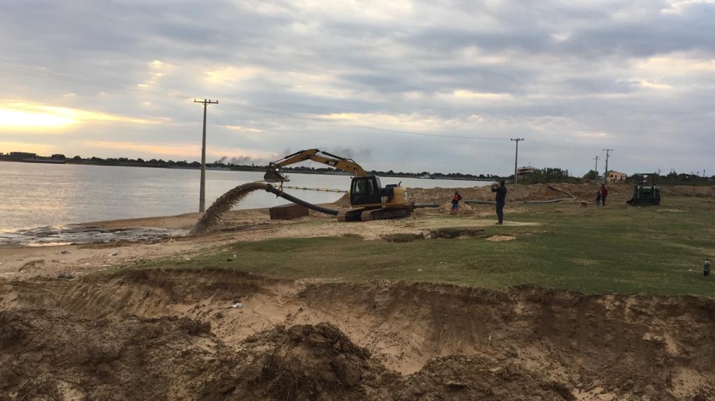 Las tareas se realizan con la moderna draga que se adquirió especialmente, y que se utiliza por primera vez en el Paraguay. Foto: Gentileza.