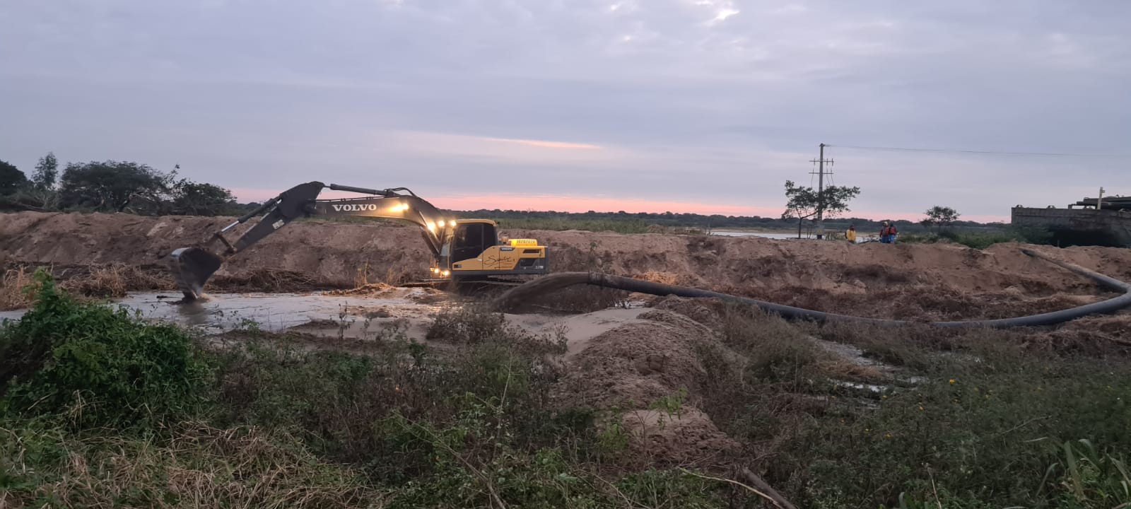 El relleno del terreno es necesario para construir la avenida Costanera a una altura en la cual no se pueda inundar. Foto: Gentileza.