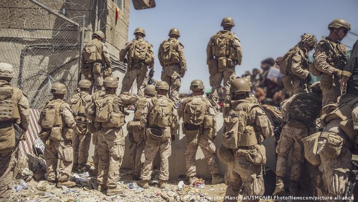 Soldados estadounidenses en la evacuación del aeropuerto de Kabul. Foto: Agencias.