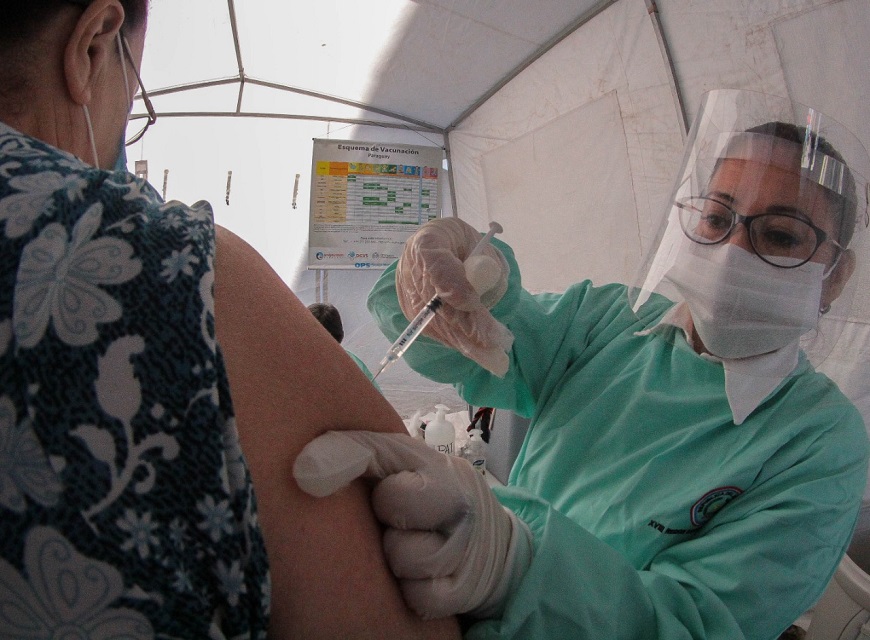 Autoridades de Salud instan a las personas a acudir a vacunarse.