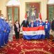 Delegación paraguaya con el presidente de la República, Mario Abdo. (Foto Mario Abdo).