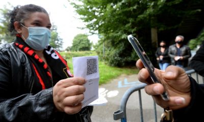 Quienes trabajen con público deberán demostrar haber sido vacunados, haber superado el COVID-19 o haber dado negativo a un test. Si no cumplen, podrían ser despedidos. Foto: milenio.com