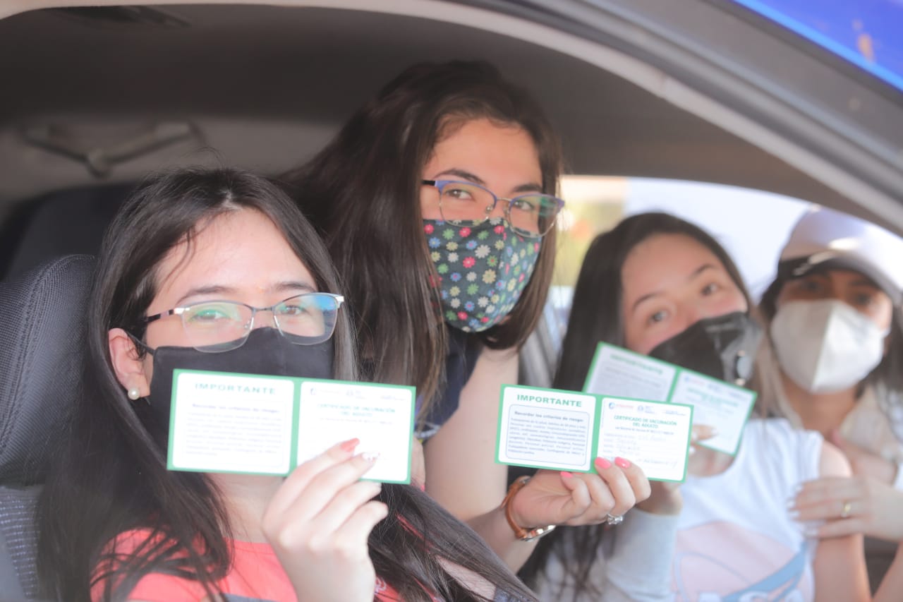 Los adolescentes podrán vacunarse en las aulas de las instituciones educativas. (Foto Gentileza)