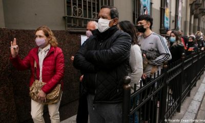 Las elecciones de medio término, que renovarán la mitad de la Cámara de Diputados y un tercio del Senado, son la primera prueba electoral para evaluar el apoyo con que sigue contando el gobierno de Alberto Fernández. Foto: Getty.