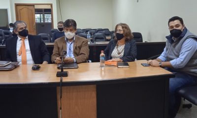 Los abogados y el acusado durante el juicio que se desarrolló ayer. (@Pablo Otaz1)