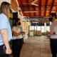 Durante la visita, Guillermo Yáñez, gerente ejecutivo de Tetra Pak Paraguay, recordó la promesa de la empresa de Proteger lo bueno. Foto: Gentileza.