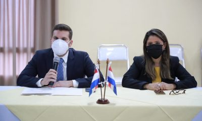 Durante la conferencia de prensa, donde anunciaron la promulcación de la ley. (Foto Presidencia).