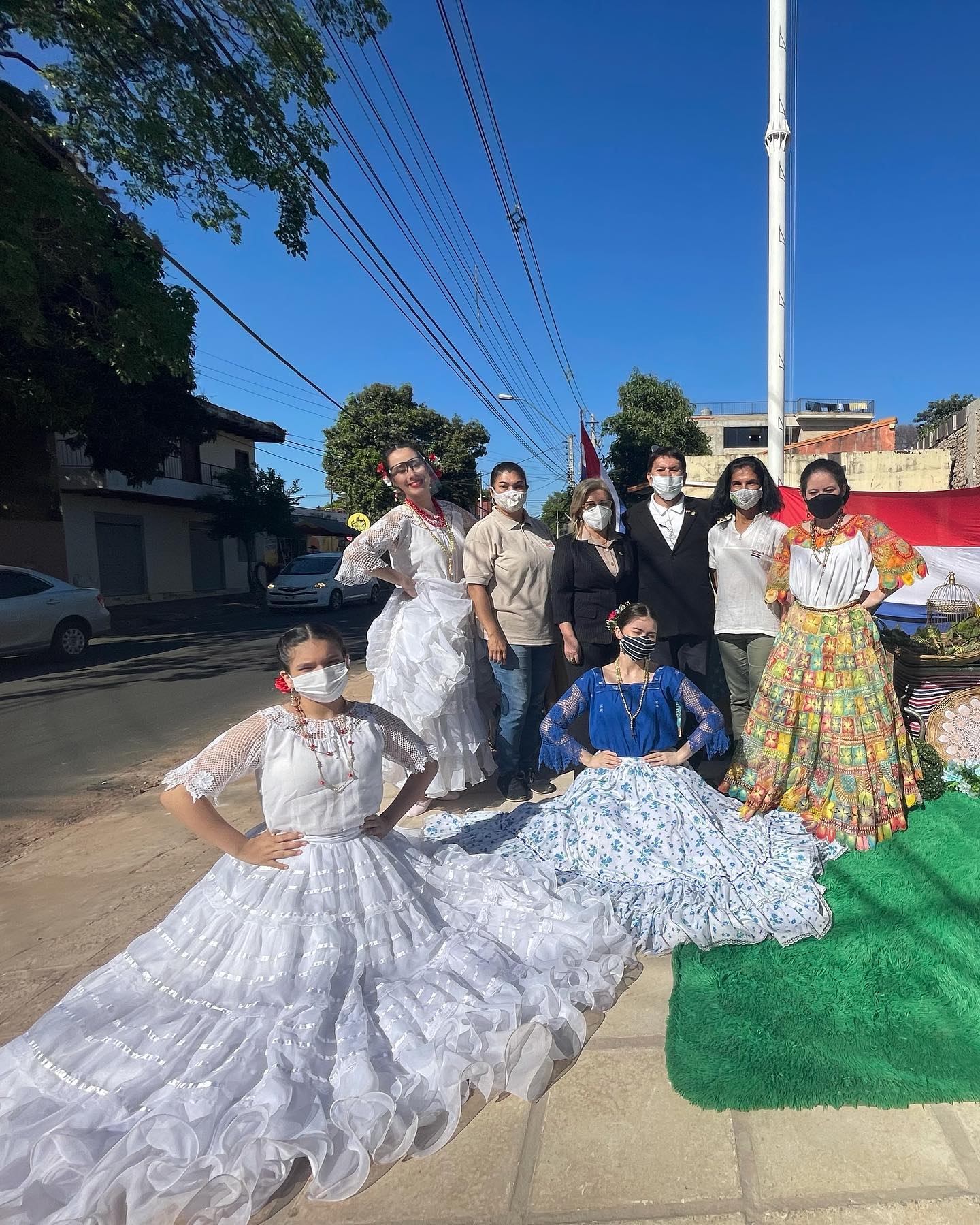 La autoridades presentes en la actividad. (Foto Mariza García)