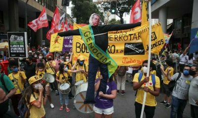 Manifestantes protestan contra gobierno de Bolsonaro en el Día de la Independencia del Brasil. Foto: Agencias..