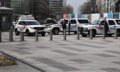 Los sospechosos salieron de un vehículo disparado contra una multitud en Longfellow Street. Foto: Agencias.