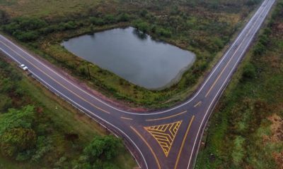 Guairá estrena corredor vial estratégico y recibe equipos informáticos para escuelas