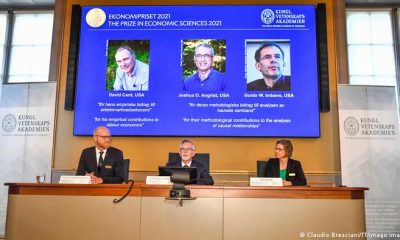 Los economistas David Card, Joshua D. Angrist y Guido W. Imbens recibieron este lunes el Nobel de Economía por "sacar conclusiones de experimentos inesperados" y aplicarlos al análisis del mercado laboral. Foto: Imago Image.