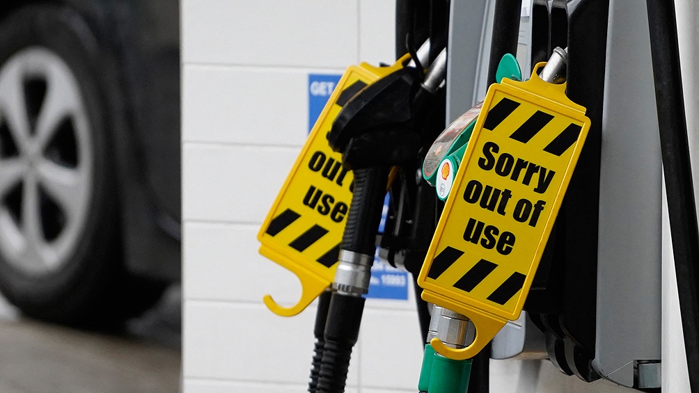 La crisis comenzó hace diez días cuando BP, una compañía dedicada al petróleo y al gas natural, alertó que se había quedado sin combustible en varios de sus puntos de venta. Foto: Agencias.