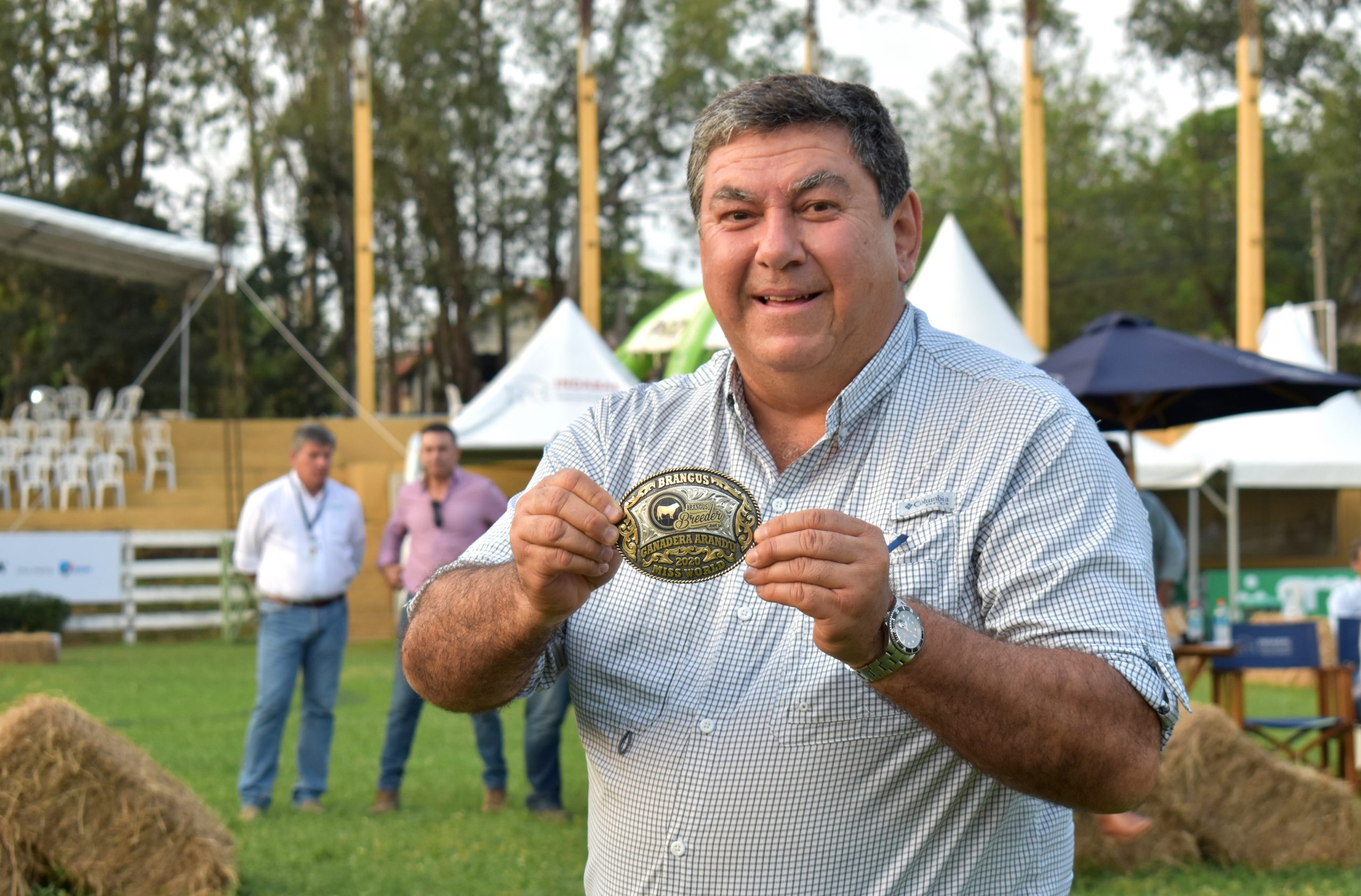 En hembras, una brangus paraguaya, criada por Ganadera Arandú S.A. de Ausberto Ortellado, se consagró como la mejor del mundo. Foto: ARP