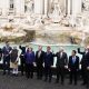 Líderes del G20 realizaron un paseo por la Fontana de Trevi, donde se inmortalizaron con una foto de familia inolvidable, mientras lanzaban una moneda. Foto: DW.