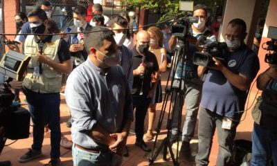 Eduardo Nakayama, en el local de votación. (Foto Radio Unión)