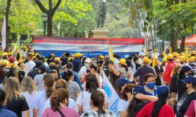 Docentes en manifestación. (Radio Ñanduti).