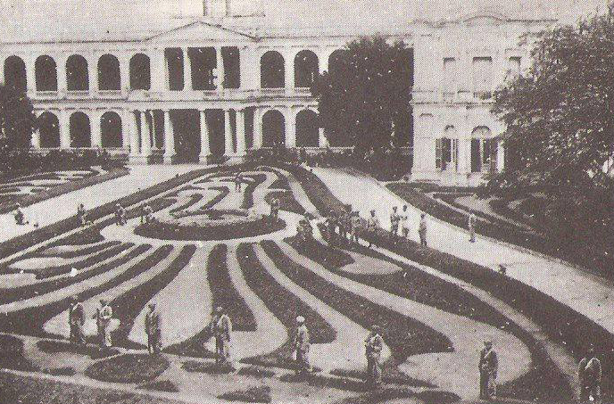Jardines del Palacio de López tras los sucesos del 23 de octubre. Cortesía