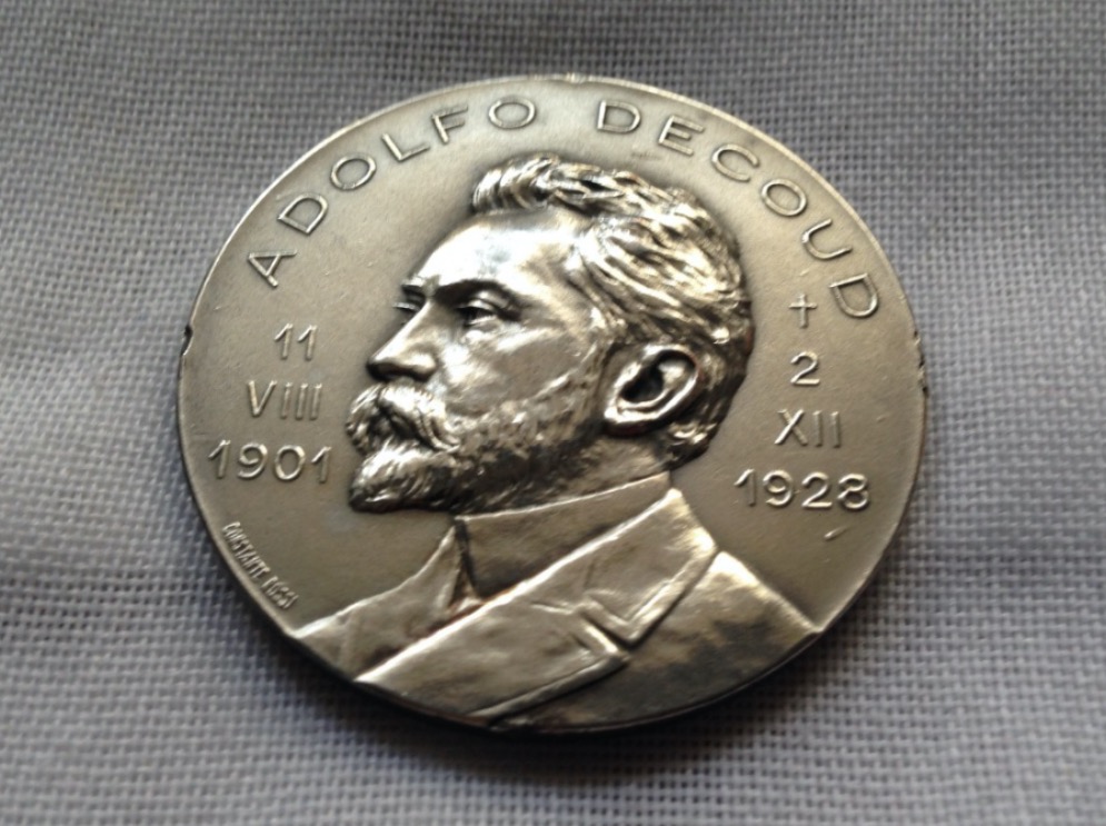 Adolfo Decoud. Moneda conmemorativa. Archivo