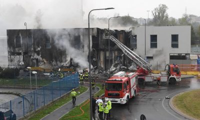 Bomberos trabajando en la zona de la tragedia. Foto: Corriere della Sera.