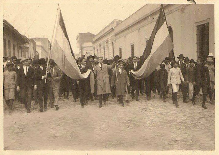 23 de octubre de 1931. Manifestación en las calles de Asunción. Cortesía