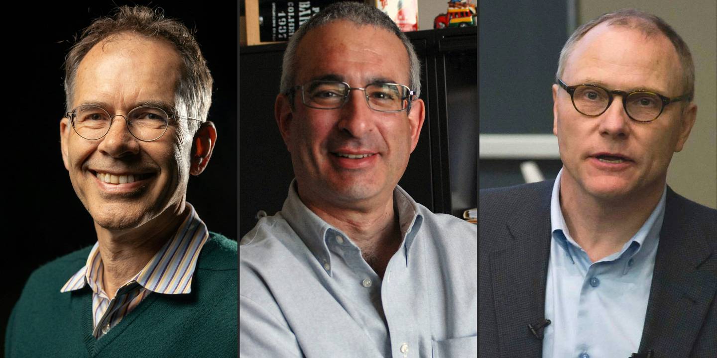 Tres académicos de universidades de Estados Unidos, Guido W. Imbens, Joshua Angrist y David Card, obtuvieron el Premio Nobel por sus aportes al funcionamiento del mercado laboral. Foto: AFP (HANDOUT/AFP)