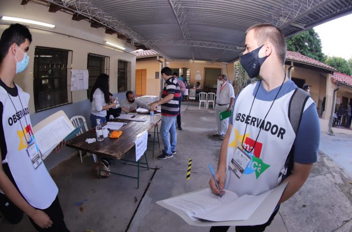 Observadores electorales. Foto Agencia IP