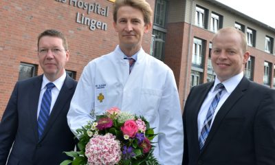 Doctor Peter Douglas Klassen (centro). (Foto Bounifatius Hospital Lingel)