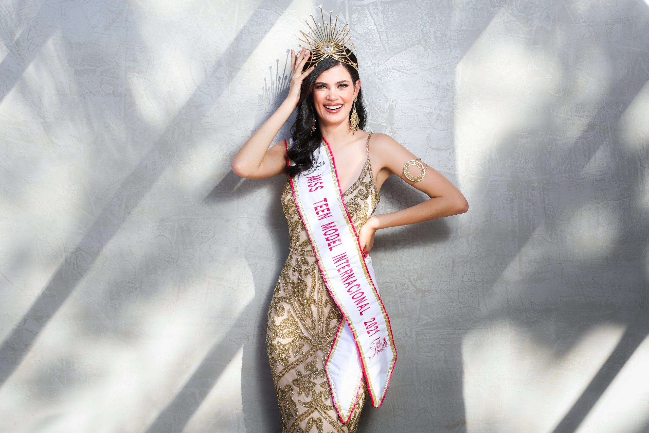 La foto oficial de la flamante Una risueña Caia Cibils Daher, como Miss Teen Model Internacional Caia Cibils Daher. Foto: Gentileza.