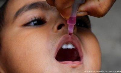 La Organización Mundial de la Salud (OMS) informó recientemente que más de 80 millones de niños han sido vacunados con la nueva vacuna oral contra la polio de tipo 2 (nOPV2) en seis países de África. Foto: Picture Aliance.