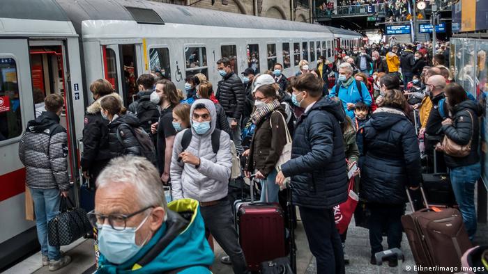 El debate en Alemania sobre nuevas medidas para hacer frente a la pandemia del coronavirus se da en medio de una cuarta ola con cifras de contagios y de muerte al alza, y con la campaña de vacunación estancada. Foto: Imago Images.