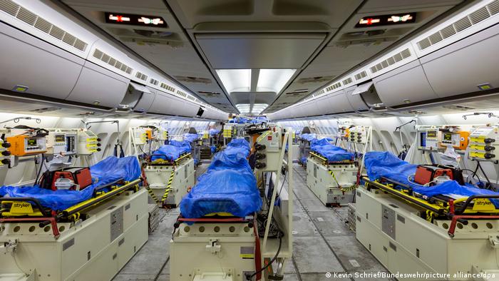 El primer avión UCI del Ejército alemán empezó a trasladar a pacientes graves entre estados federados, debido a la saturación de los hospitales en algunas regiones por la cuarta ola de COVID-19. (Foto: Picture Alliance)