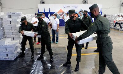 La pareja presidencial formada por Daniel Ortega y su esposa y vicepresidenta Rosario Murillo saldrán presumiblemente reelegidos, con la mayoría de aspirantes opositores con opciones detenidos o exiliados. Foto: Agencias.