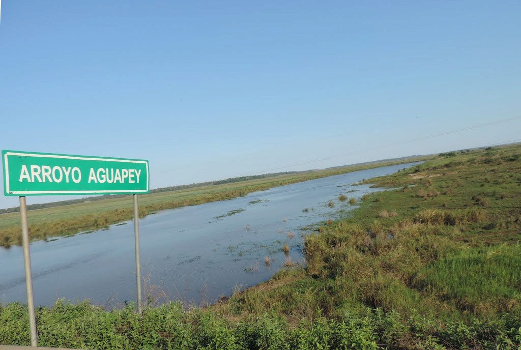 El hecho se registró a la altura del puente Aguapey. (Foto MOPC).